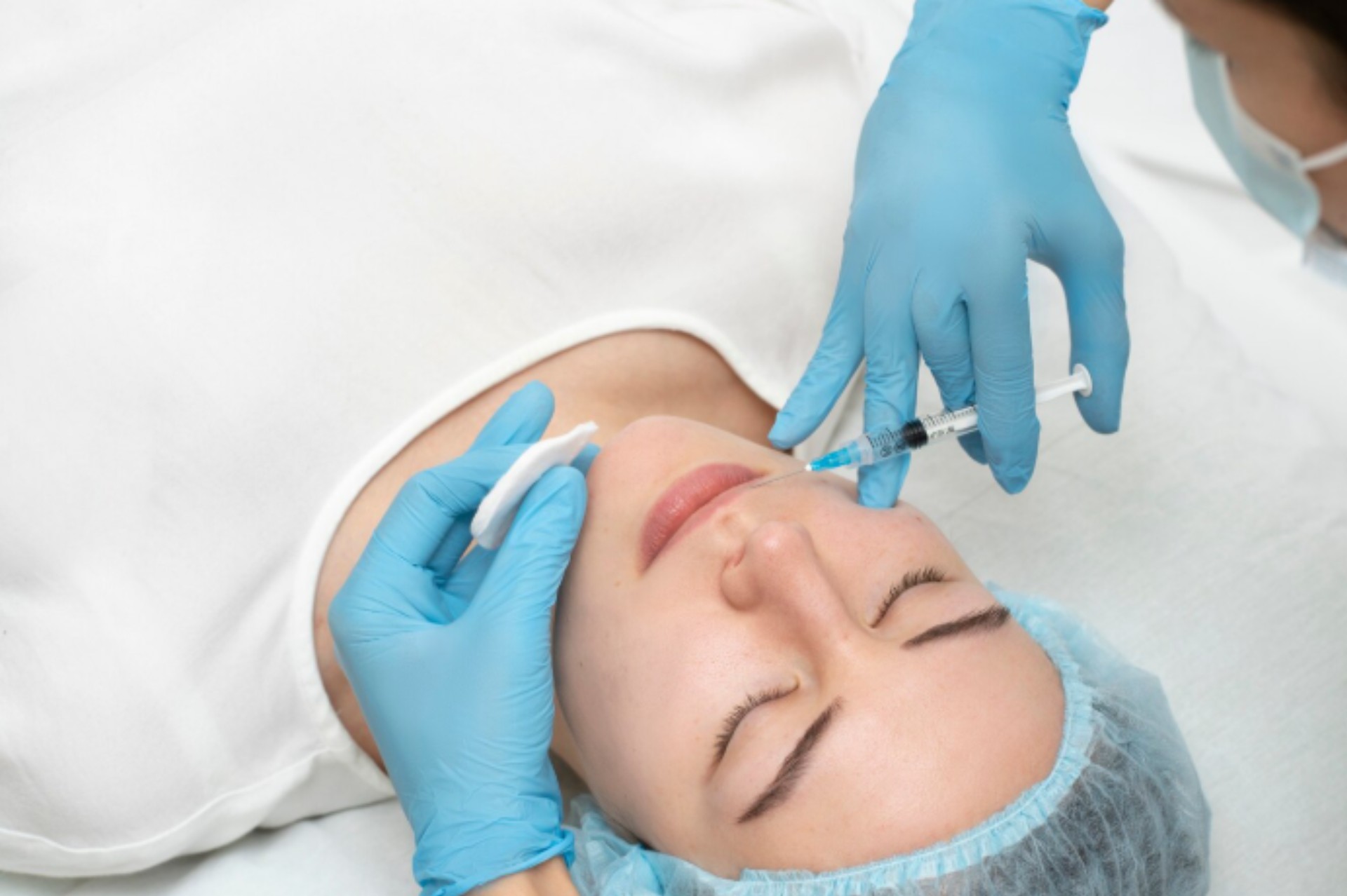 Woman receiving Female Baldness Treatment for hair loss and scalp restoration in Delhi