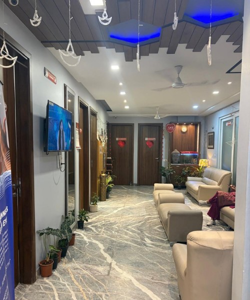 dermatologist in delhi-Dr. Suruchi Puri